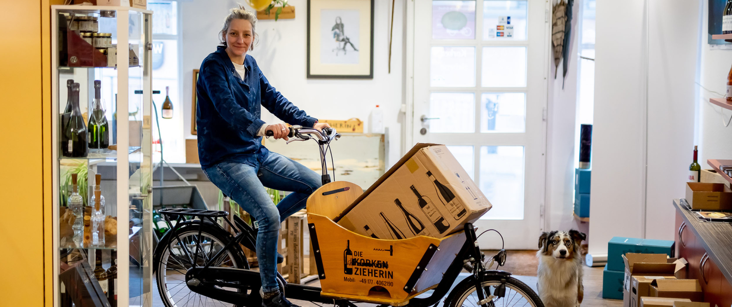 der Wein wird nachhaltig mit dem Lastenfahrrad geliefert